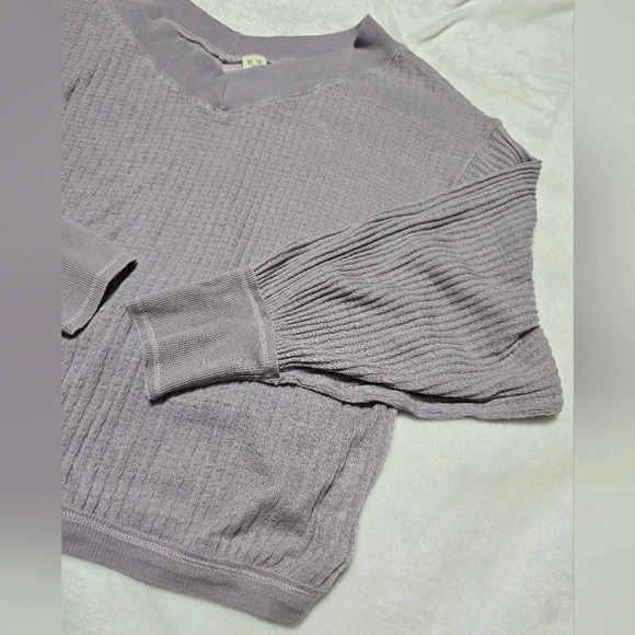 We The Free South Side Thermal Off-Shouler Top in Lilac, Slouchy Fit, EUC! - Picture 3 of 9